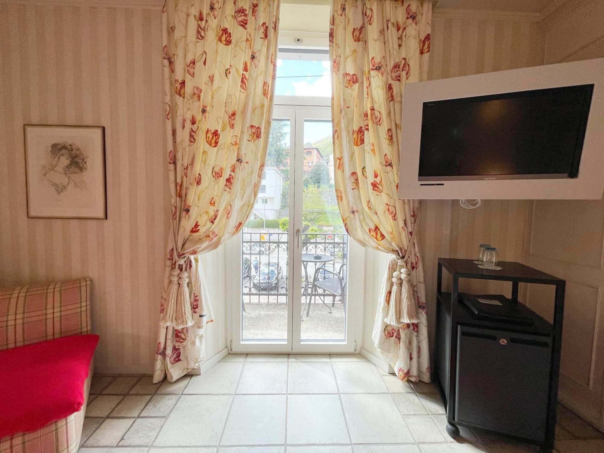 Bed and Breakfast Ristorante Stazione da Agnese&Adriana Intragna Esterno foto